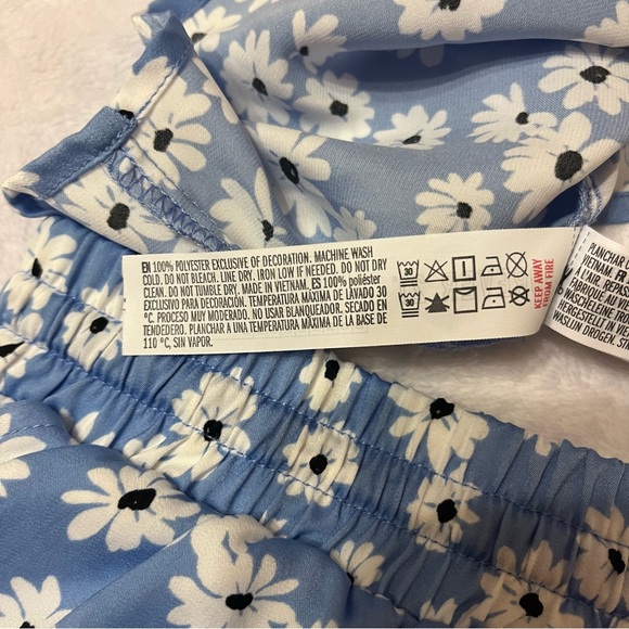 Forever 21 floral pj set size large - Picture 2 of 7